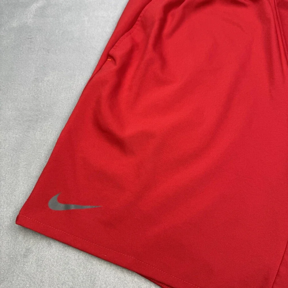 Tampa Bay Buccaneers Shorts Mens Large Red NFL Football Nike Dri-FIT Performance